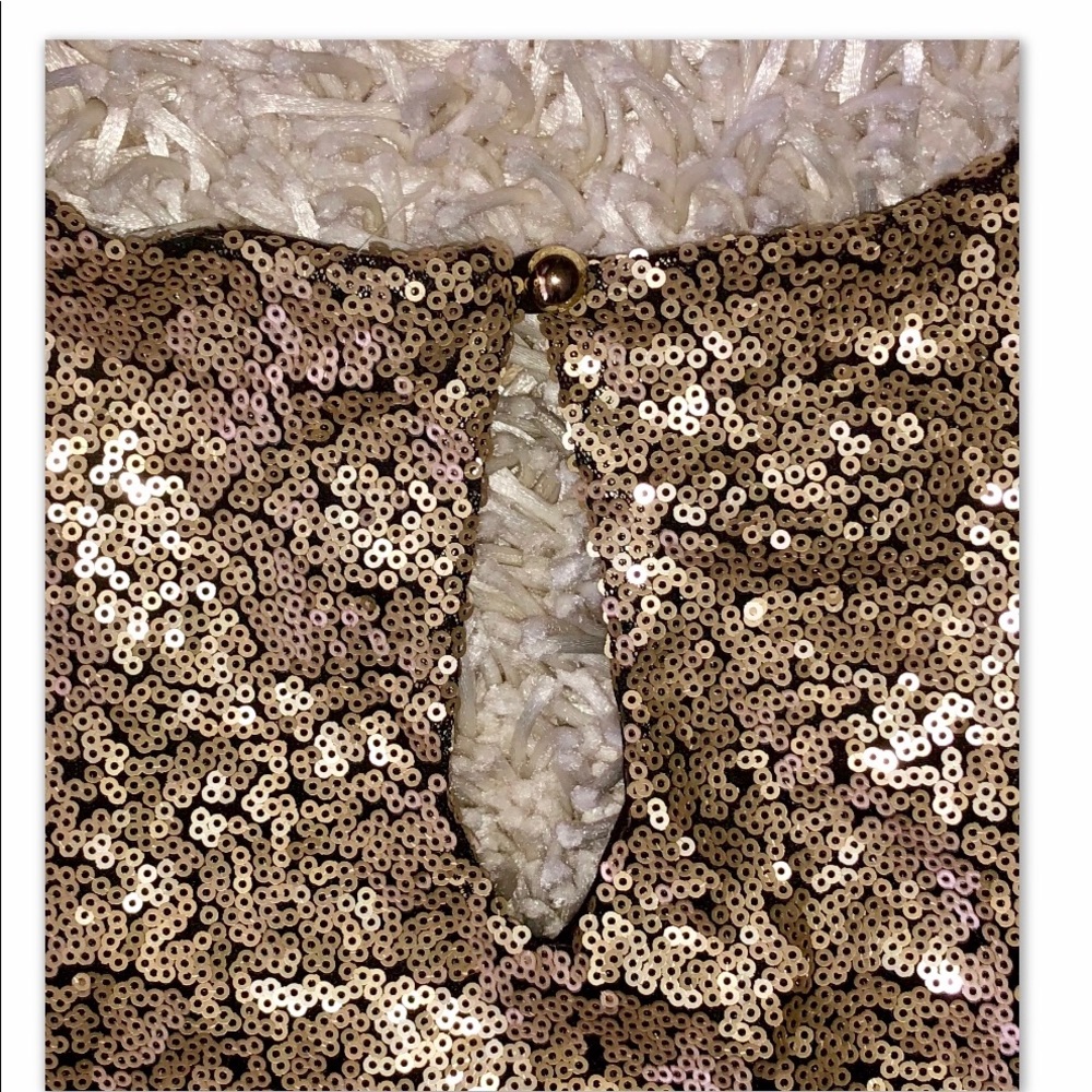 NEW YORK & COMPANY GOLD SEQUIN V NECK BODYSUIT - Picture 6 of 7
